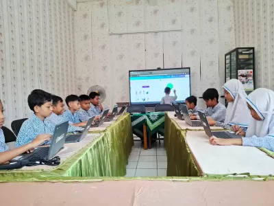 Ektrakurikuler KOmputer